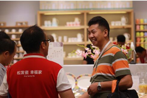 松發(fā)月光瓷亮相上海百貨展(圖4) 松發(fā)月光瓷亮相上海百貨展(圖4)