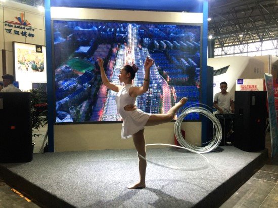 房交會(huì) “互聯(lián)網(wǎng)+”的工作思路模式運(yùn)用(圖3) 房交會(huì)就像Shopping mall “商品”從線下到“線上”