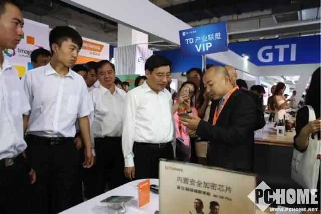 金立亮相2016信息通信展會 獲高度贊揚